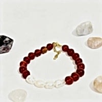 İnci ve Kırmızı Akik Doğal Taş El Yapımı Bileklik – Zarafet ve Güç