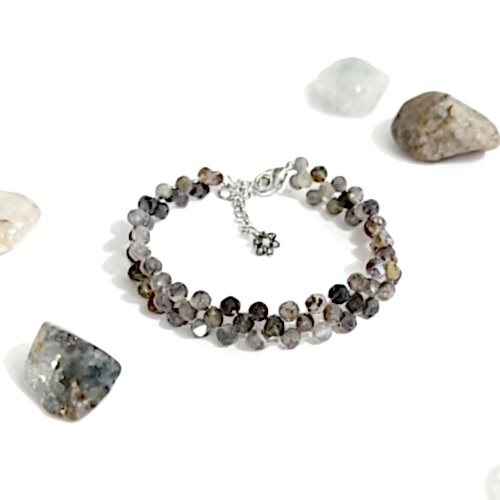 İyolit (Su Safiri) Doğal Taş El Yapımı Bileklik – Sezgi, Netlik ve Ruhsal Derinlik